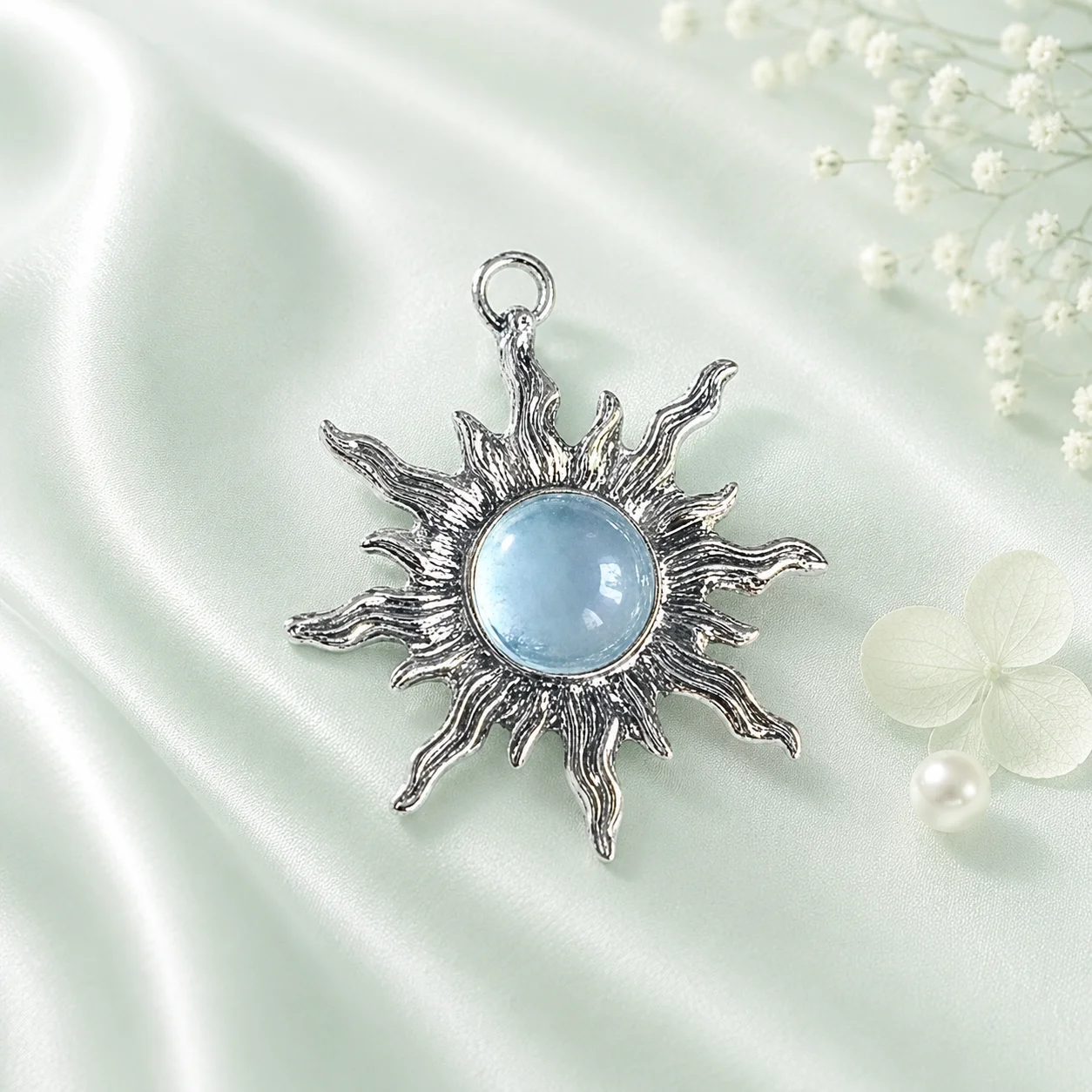 Mặt dây chuyền hình mặt trời bạc cổ điển đính đá Moonstone